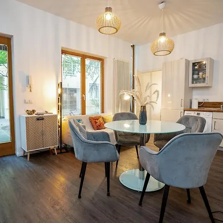 Hébergement de vacances Boxi Jungle House - Unique In Friedrichshain - 3br