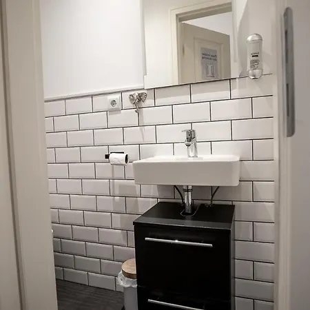 Дом отдыха Boxi Jungle House - Unique In Friedrichshain - 3br Берлин