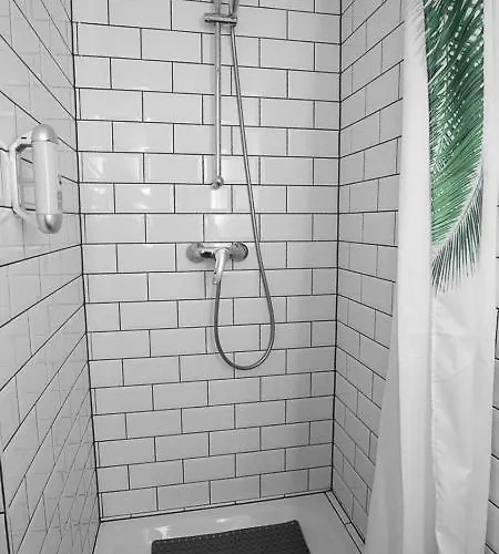 בית נופש Boxi Jungle House - Unique In Friedrichshain - 3br