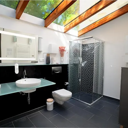 Boxi Jungle House - Unique In Friedrichshain - 3br