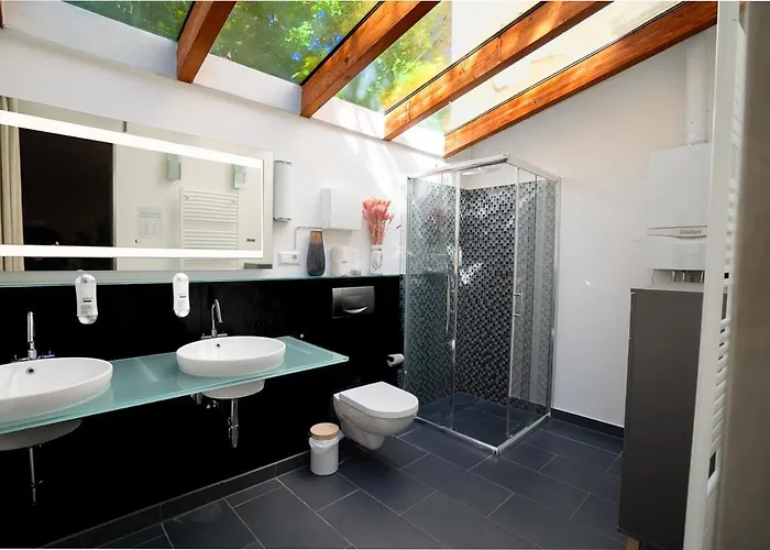 Boxi Jungle House - Unique In Friedrichshain - 3br